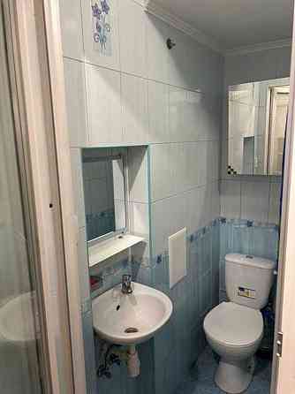 Оренда Квартира 2-кімнатна, 2/3 поверх на Патріарха Мстислава Скрипника вул. (Миколи Островського), 44а Киев