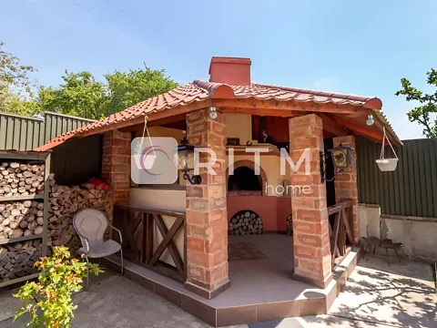 Продаж 2-поверховий   250 кв.м 5 кімн. на Горіхівська вулиця 118Б Чернівці - фото 1