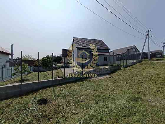 Продаж Будинок 4-кімнатний на Молодёжная ул., 13 