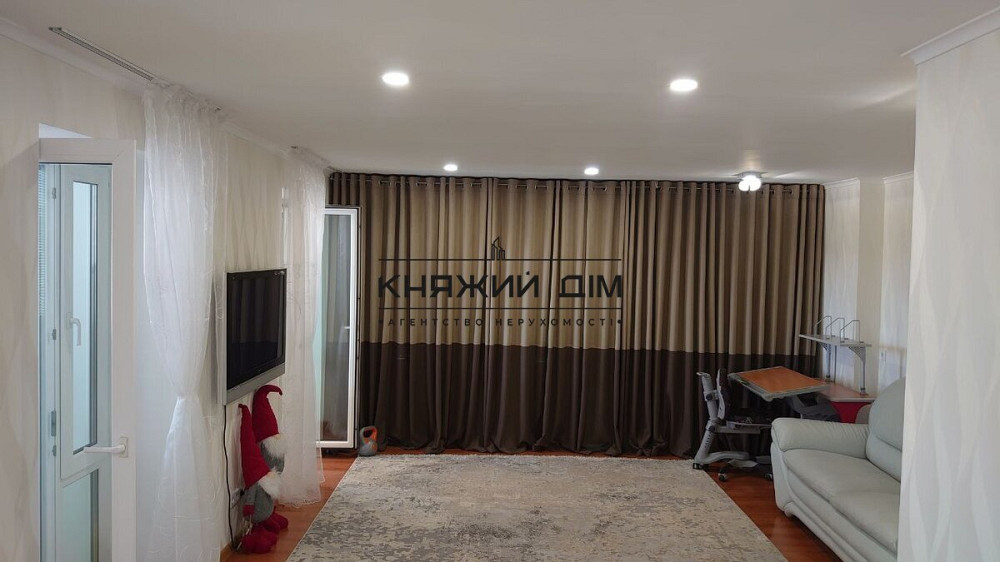 БЕЗ КОМІСІІ Продаж просторной 1к квартири студйй на Позняках А.Ахматовой 5 код. 21145221 Киев - изображение 1