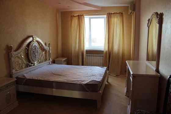 Оренда Квартира 4-кімнатна, 18/28 поверх на Анни Ахматової, 13 Київ