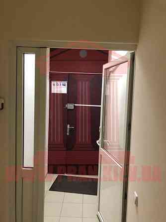 Оренда офісне приміщення на Межигорская ул. поверх - 1/3 Київ