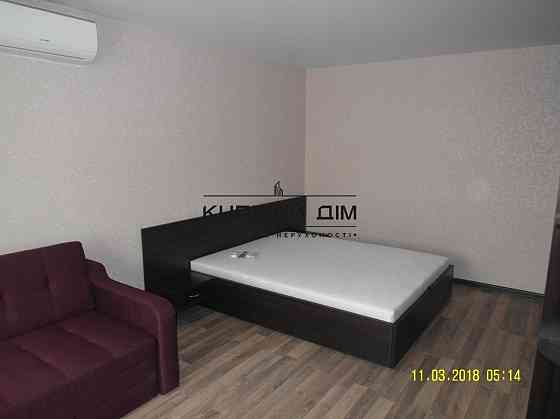 Оренда Квартира 1-кімнатна, 26/26 поверх на Ломоносова ул./Юлії Здановської Kiev