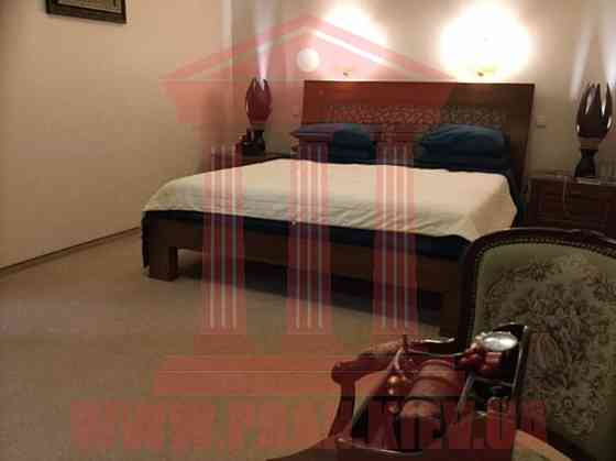 Продаж 3-поверховий Будинок з ділянкою 12.5 сот 300 кв.м  на Полтавская 