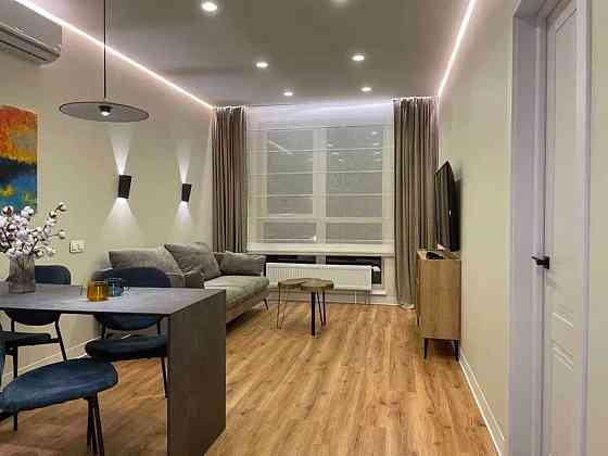 Оренда Квартира 1-кімнатна, 16/26 поверх на ул. Ревуцкого Kiev