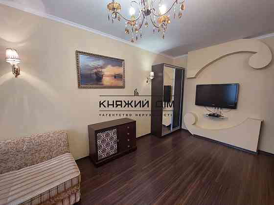 Оренда Квартира 1-кімнатна, 1/3 поверх на Фрометовская ул. Kiev