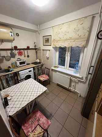 Оренда Квартира 2-кімнатна, 4/5 поверх на Бурмистенко ул., 4 Kiev