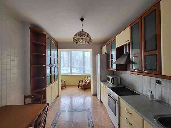 Продаж Квартира 3-кімнатна, 5/18 поверх на Никольско Слободская, 2Б Київ