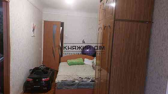 Продаж Квартира 3-кімнатна, 1/5 поверх на Воздухофлотский просп. Киев