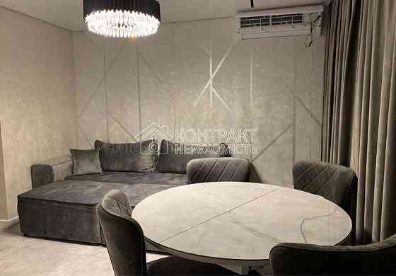 Оренда Квартира 4-кімнатна, 15/16 поверх на вул. Сонячна Харків