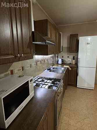 Оренда Гараж/паркомісце на Степана Бандери пр. 3/6 поверх Тернопіль