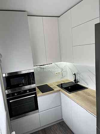 Продаж Квартира 3-кімнатна, 9/9 поверх на вул. Іскринський Харьков