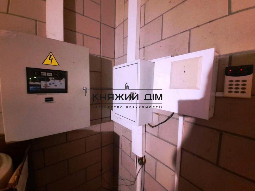 Шикарный большой дом с бассейном с.Малая Александровка.Код:229476  - фото 11