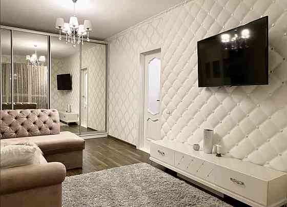 Продаж Квартира 3-кімнатна, 5/6 поверх на вул. В.Чорновола Ровно