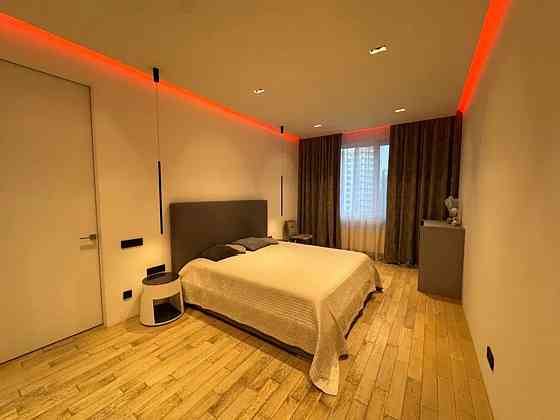 Оренда Квартира 3-кімнатна, 7/30 поверх на Андрія Верхогляда вул. (Михайла Драгомірова), 14А Kiev