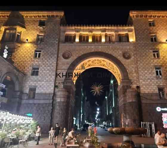 Оренда Квартира 3-кімнатна, 3/5 поверх на Крещатик ул. Киев