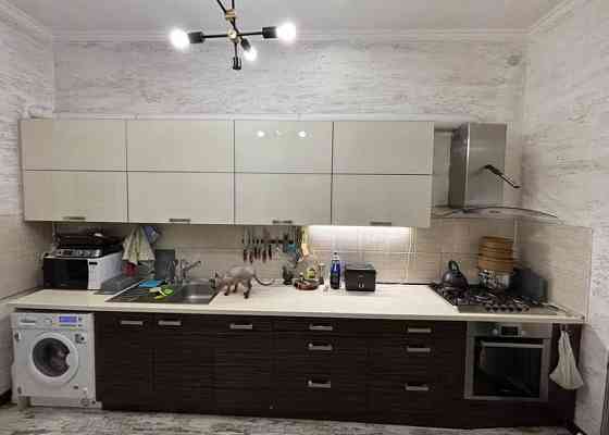 Лродам  2х комнатную квартиру в центре, уютная, светлая, с мебелью и техникой. Одеса