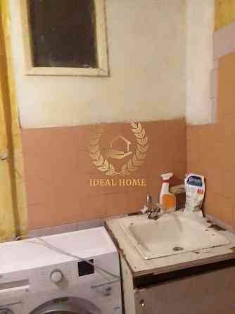 Продаж Квартира 2-кімнатна на Салютная ул., 27А Київ