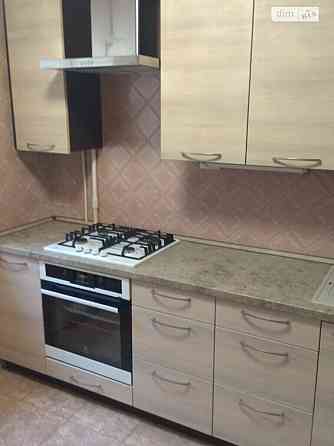 Оренда Квартира 3-кімнатна, 2/9 поверх на Володимира Івасюка, 40 Киев