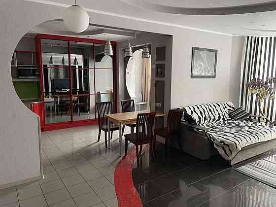 Оренда Квартира 2-кімнатна, 11/11 поверх на пр. Николая Бажана Kiev