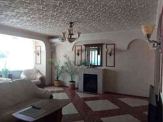 Оренда Квартира 3-кімнатна, 16/16 поверх на ул. Анны Ахматовой Київ