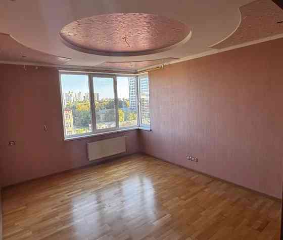 Продаж Квартира 3-кімнатна на ул. Среднефонтанская, 19б Одесса