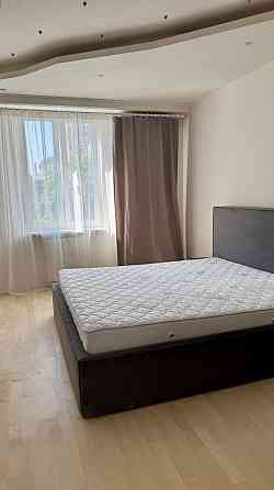 Продаж Квартира 3-кімнатна, 5/8 поверх на Назарівська вул., д. 7б Kiev