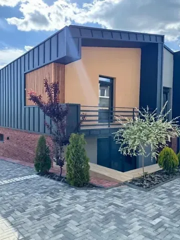 Продаж 1-поверховий   140 кв.м 4 кімн. на Коцюбинського вулиця 49  - фото 1