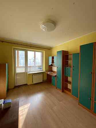 Продаж Квартира 5-кімнатна, 4/9 поверх на вул. Симоненка В. Ивано-Франковск