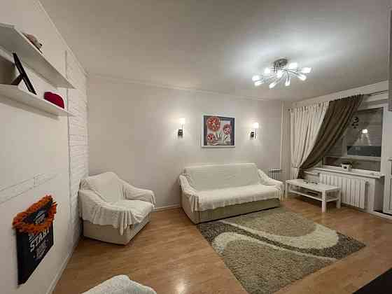 Оренда Квартира 3-кімнатна, 14/16 поверх на Вацлава Гавела, 36В Киев