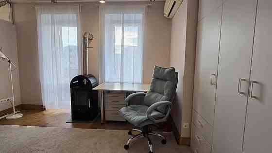 Оренда Квартира 1-кімнатна, 16/16 поверх на Анни Ахматової, 35 Киев