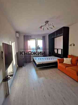 Оренда Квартира 1-кімнатна, 10/22 поверх на Ващенко ул. Киев