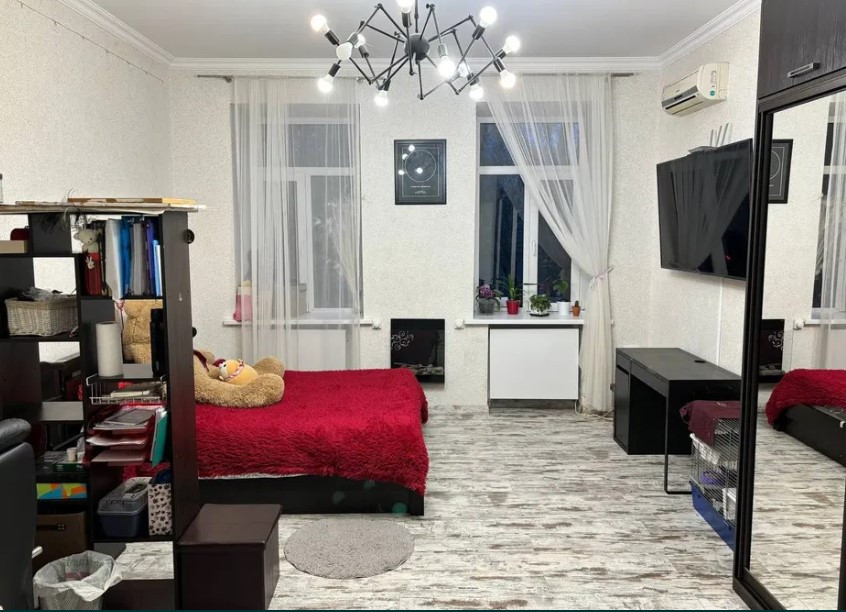 Лродам  2х комнатную квартиру в центре, уютная, светлая, с мебелью и техникой. Одеса - фото 1