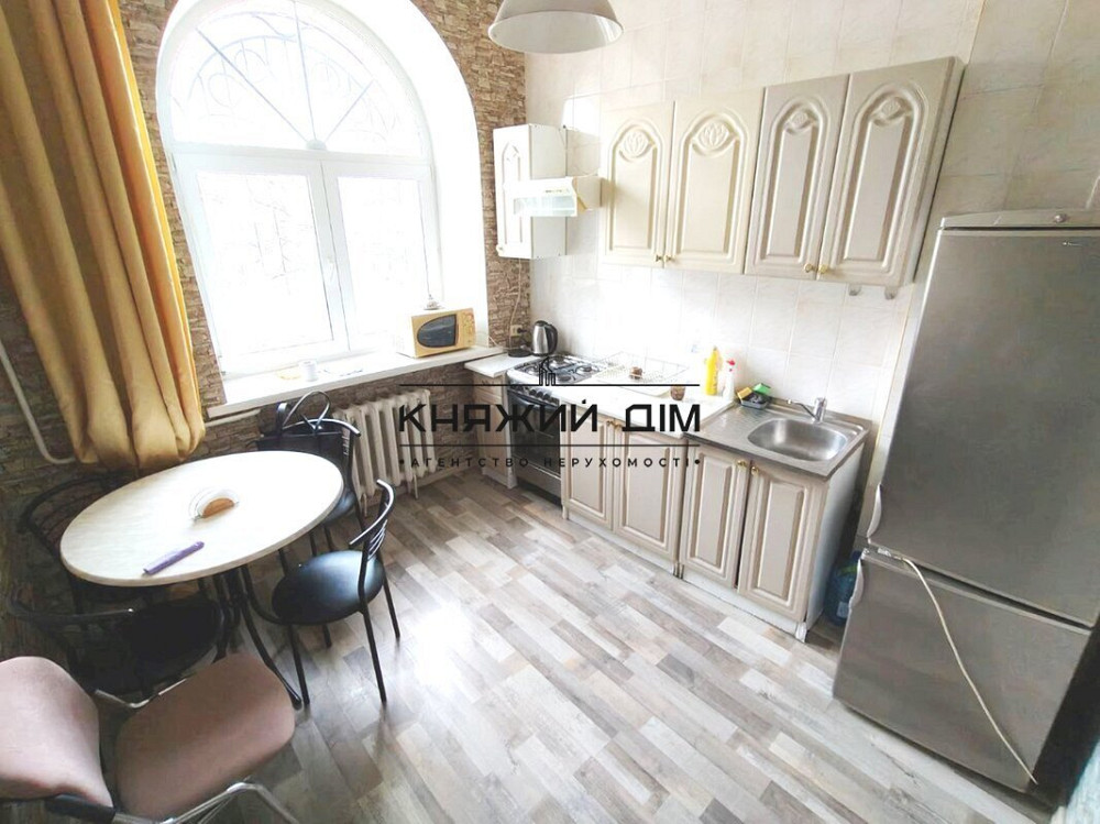 Оренда Квартира 1-кімнатна, 1/6 поверх на Владимирская ул. Київ - фото 1