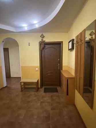 Оренда Квартира 3-кімнатна, 16/16 поверх на ул. Урловская Київ