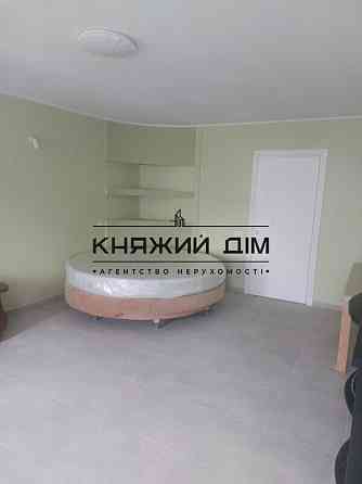 Оренда Квартира 4-кімнатна, 14/15 поверх на Ломоносова ул./Юлії Здановської Киев