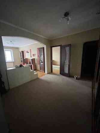 Продаж Квартира 3-кімнатна, 3/10 поверх на Радунська вул., д. 1/10 Kiev