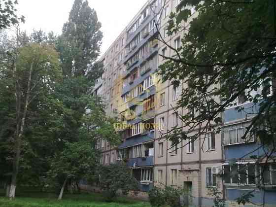 Продаж Квартира 3-кімнатна Kiev