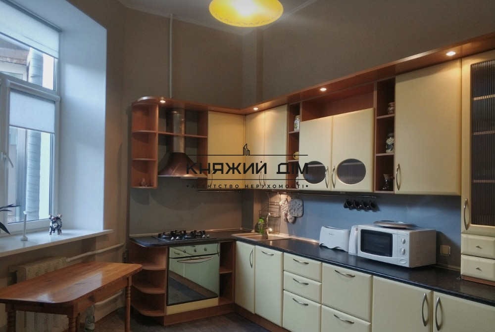 Оренда Квартира 3-кімнатна, 5/6 поверх на Житомирская Малая ул. Kiev - photo 1