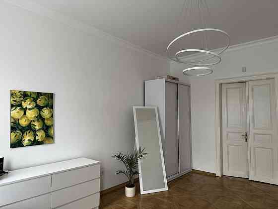 Продаж Квартира 2-кімнатна, 2/2 поверх на вул. Зелена Львов