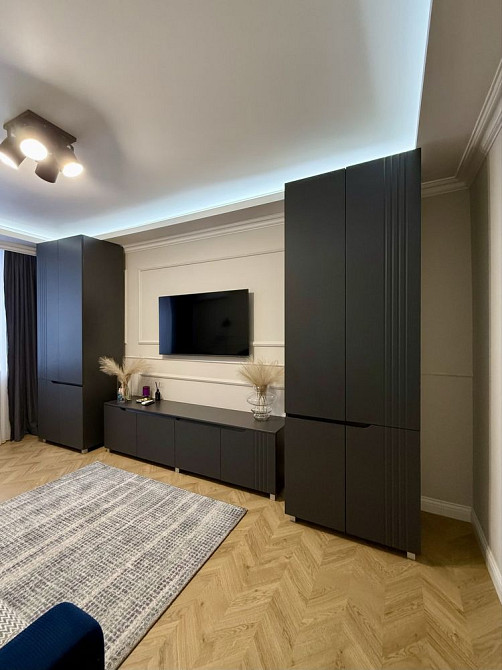 Продаж Квартира 2-кімнатна, 1/5 поверх на Івана Дзюби вул., д. 8 Kiev - photo 1