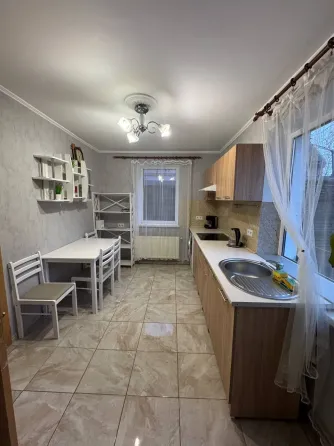 Оренда 1-поверховий Частина будинку з ділянкою 5 сот 70 кв.м 2 кімн. на улица Патриотическая, 85 Одеса