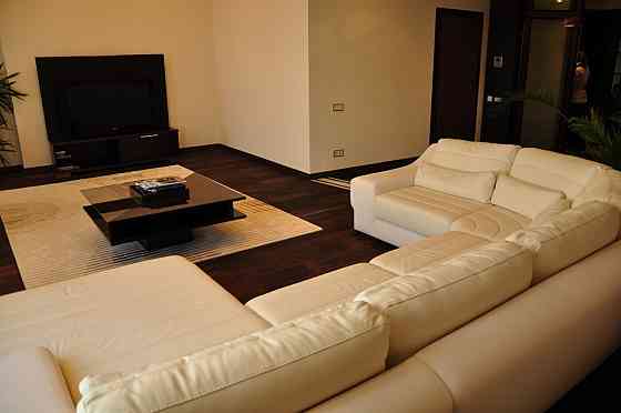 Оренда Квартира 2-кімнатна, 11/20 поверх на Литературная ул., 1а Одеса