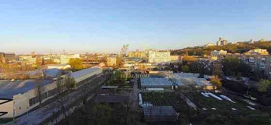 Продаж Квартира 2-кімнатна, 8/9 поверх на Тульчинская ул., 3 Київ