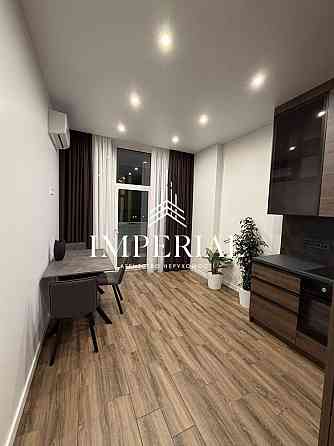 Оренда Квартира 1-кімнатна, 27/35 поверх на вул. Берестейський Kiev