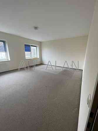 Оренда Будинок 3-кімнатний на Велика Васильківська вул., 9/2 Київ