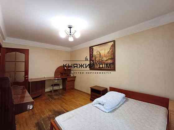 Продаж Квартира 3-кімнатна, 2/9 поверх на Победы просп./ Берестейский просп. Киев