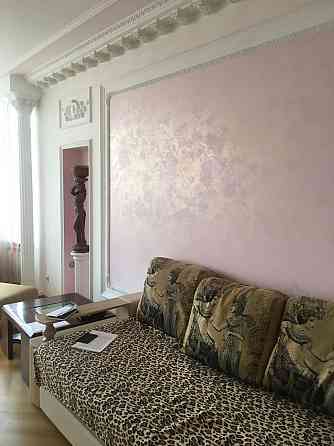 Продаж Квартира 3-кімнатна, 13/18 поверх на Дмитрівська вул., д. 69 Киев