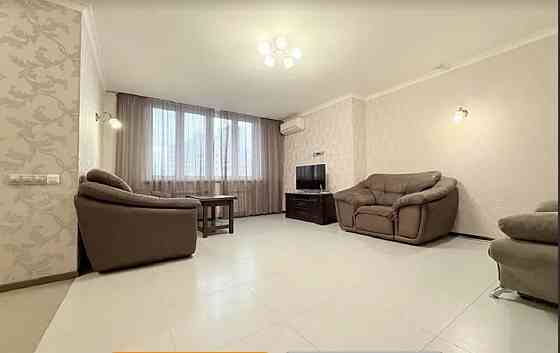 Оренда Квартира 3-кімнатна, 9/37 поверх на улица Княжий Затон, д.21 Київ