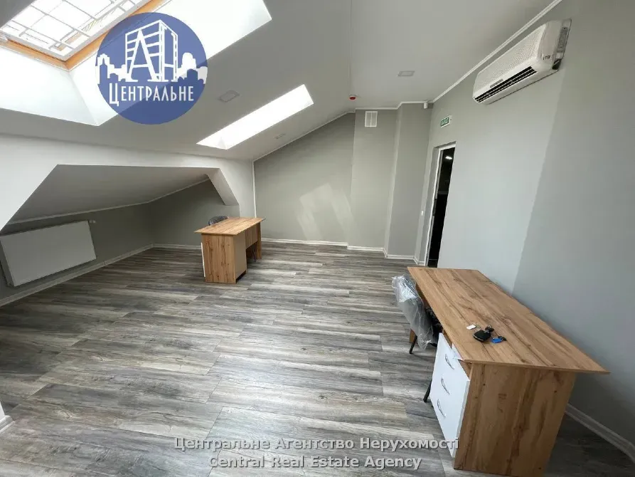 Сдаётся Бизнес-центр / Административное здание площадь 70 кв.м 3-й этаж Черновцы Міцкевича Черновцы - изображение 1